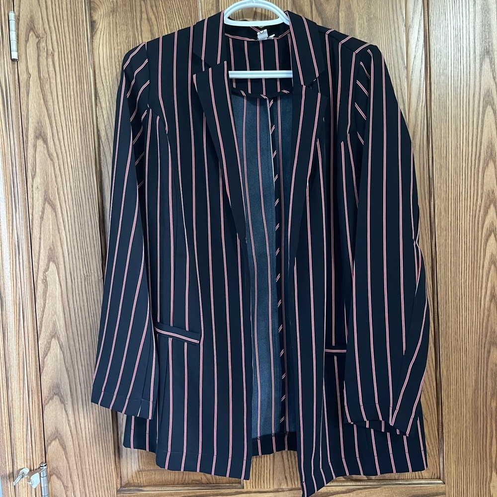 navy and red blazer